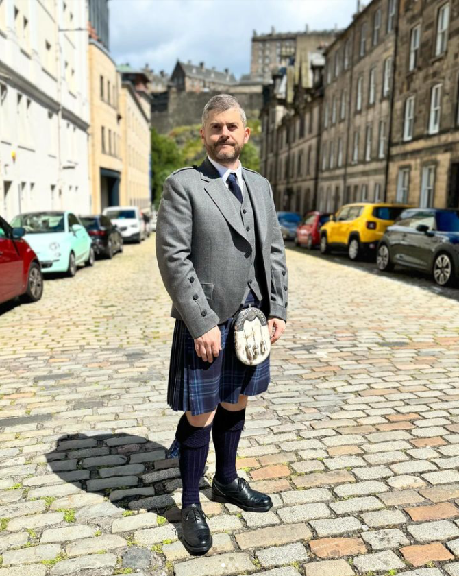 Mens Traditional Medium Weight Kilt Yard – Alba Kilts